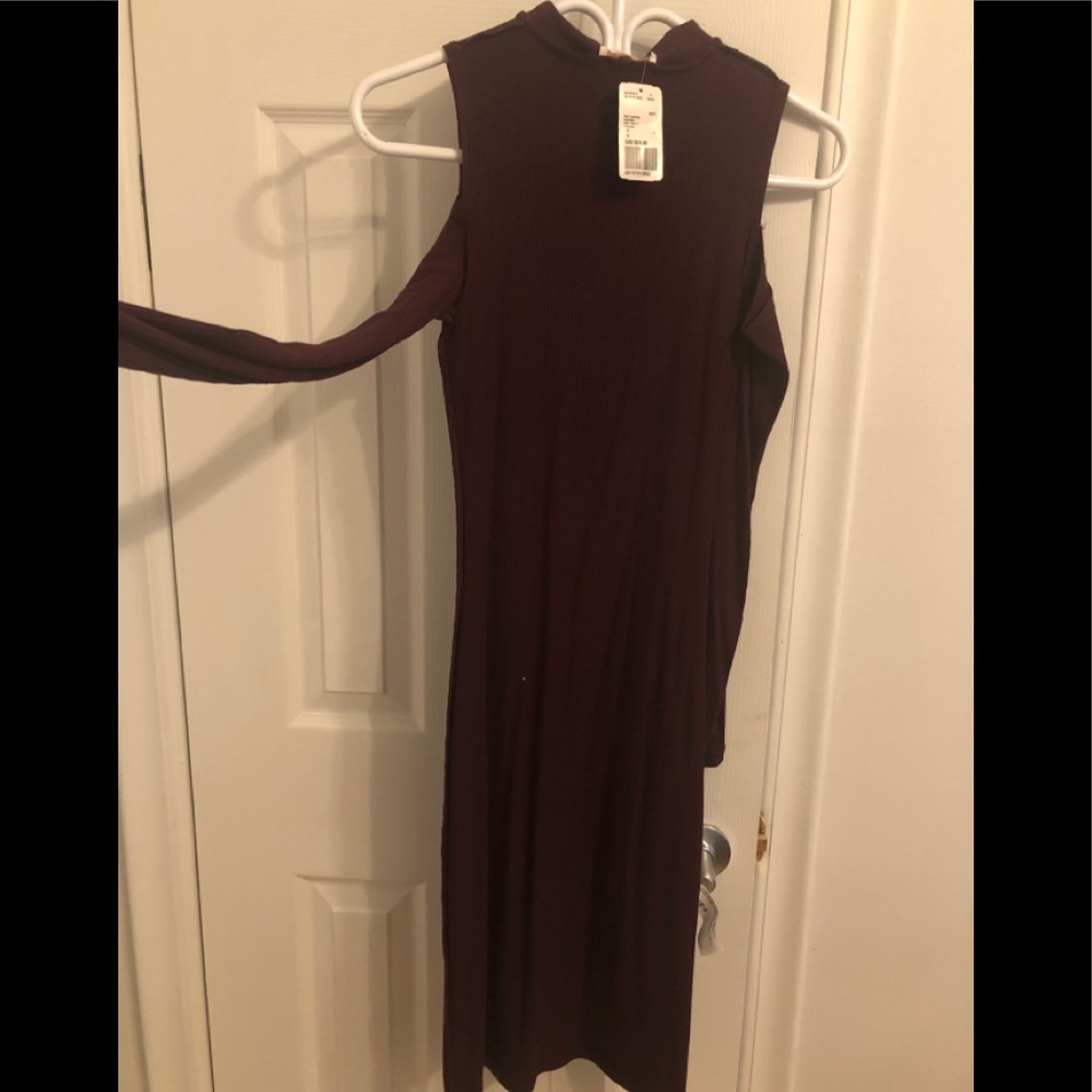 NWT forever 21 Cut out sleeve dress